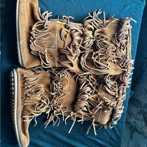 Fringe Suede Moccasin Boots - Tan